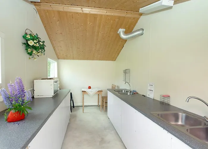 Lodger Sjøholt Camping