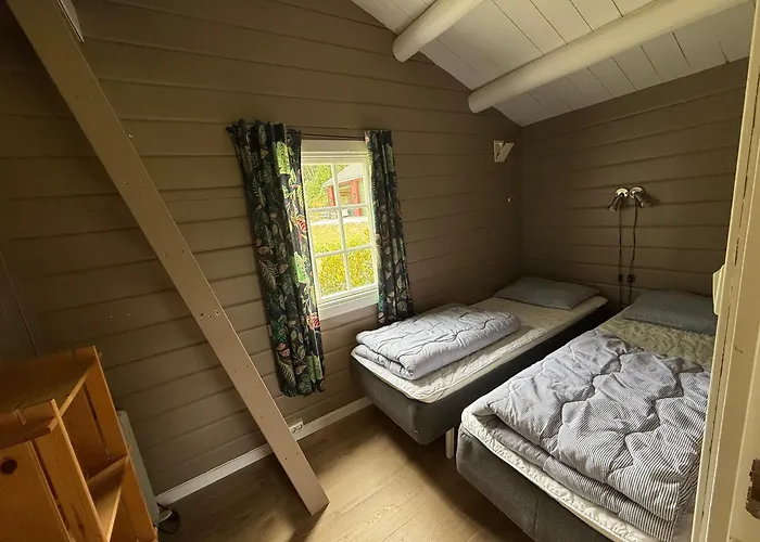 Sjøholt Camping Lodger *