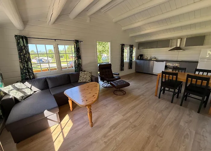 Lodger Sjøholt Camping *