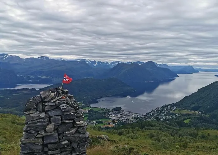Sjøholt Camping Lodger *