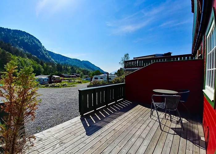 Sjøholt Camping Lodger *