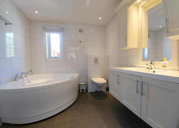 Lodger Sjøholt Camping *